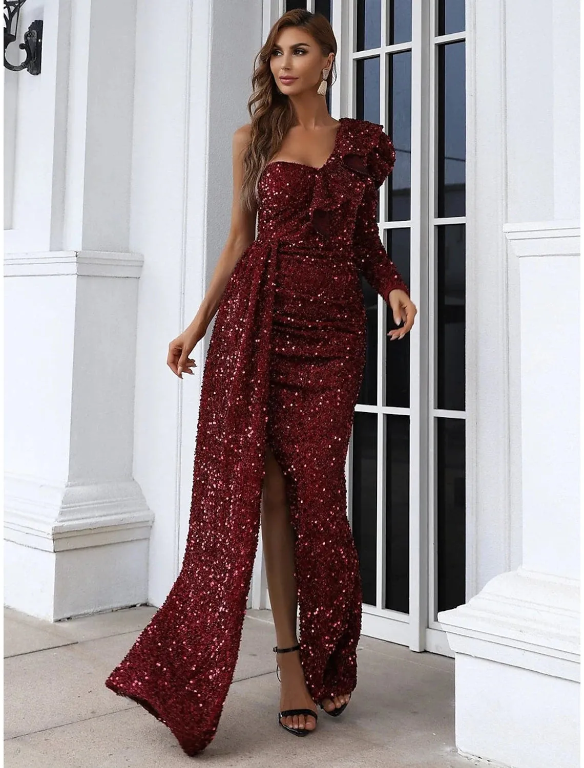 A-Line Evening Gown Elegant Dress Formal Sweep / Brush Train Long Sleeve One Shoulder Sequined with Glitter Ruched Slit