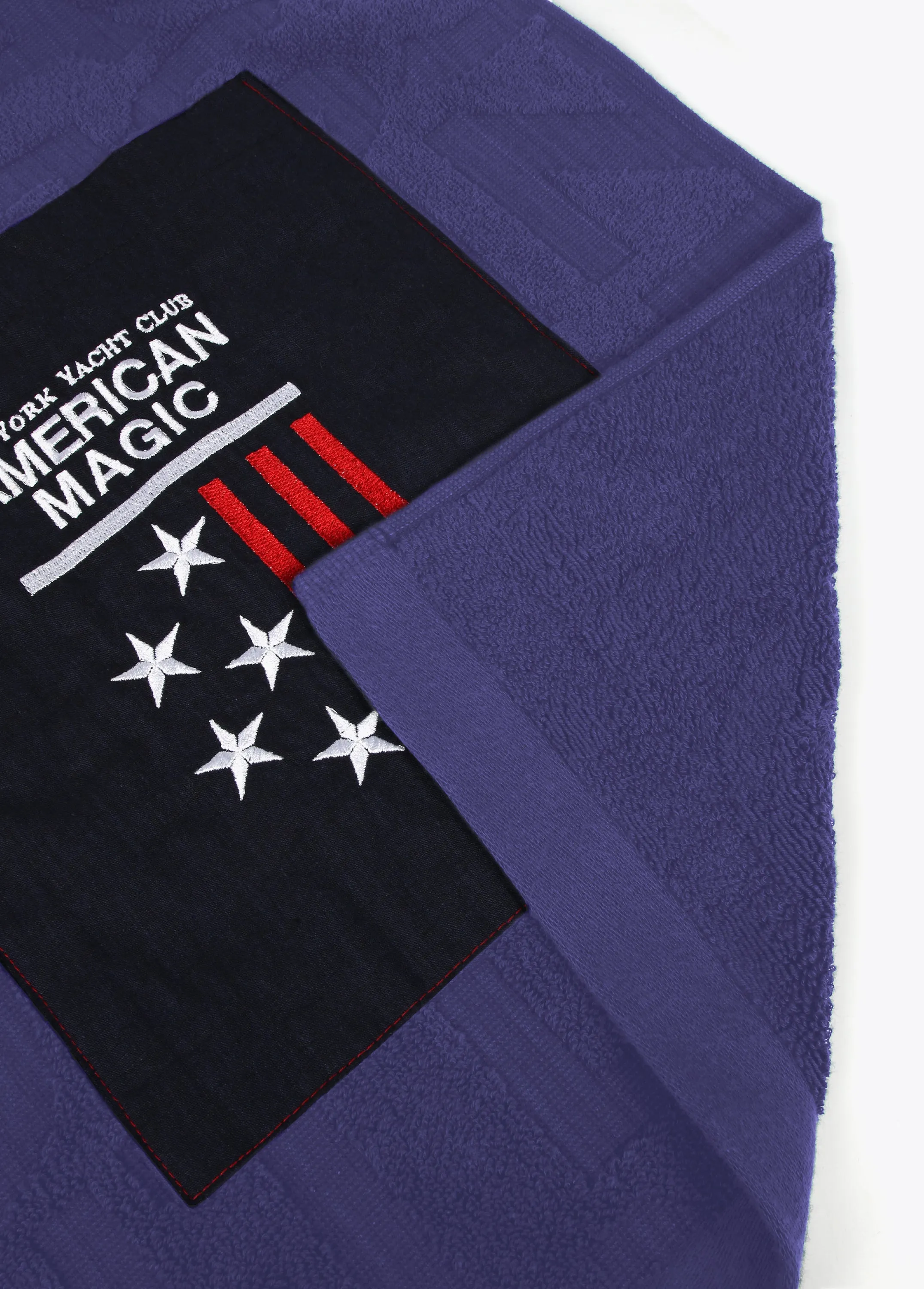 Lola Casademunt -  American Magic Towel